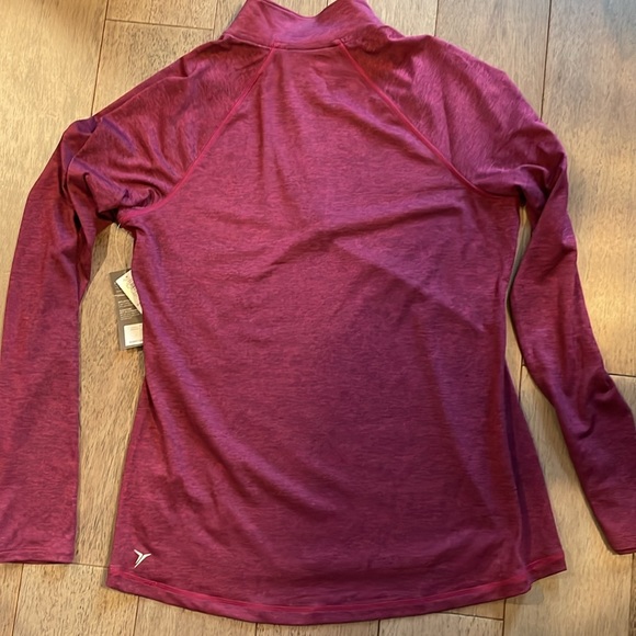 NWT Old Navy Active Go-Dry semi fitted shirt - Picture 4 of 4